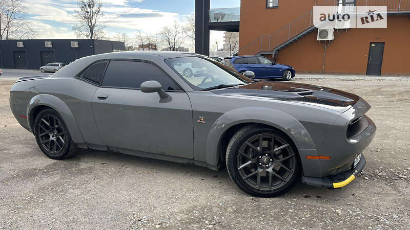 Купе Dodge Challenger 2018 в Івано-Франківську