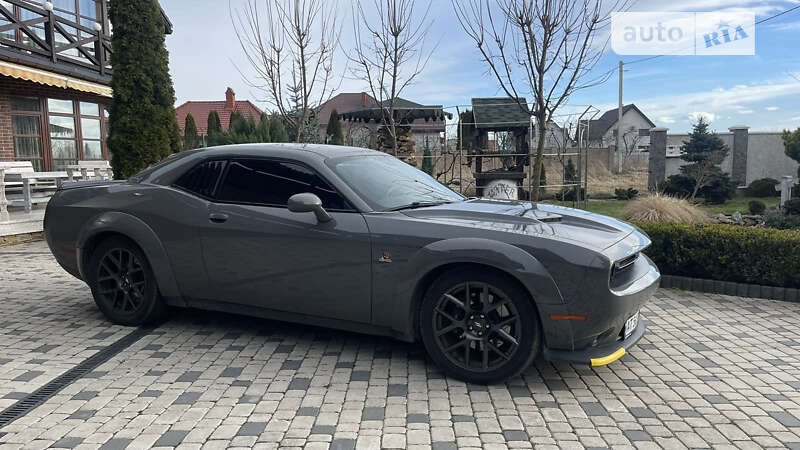 Купе Dodge Challenger 2018 в Івано-Франківську