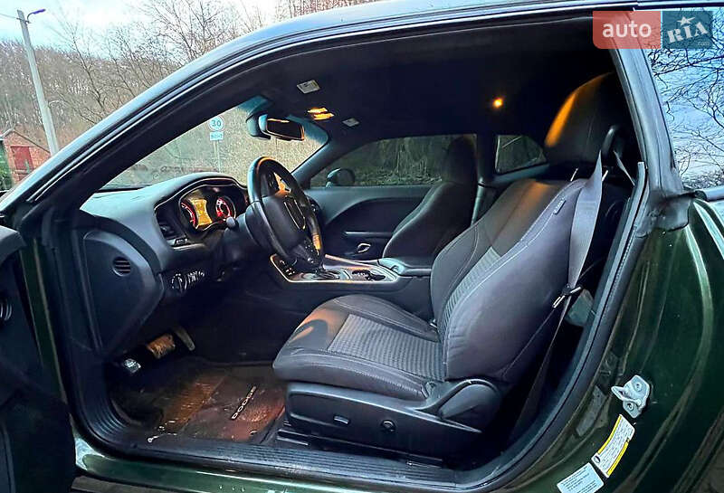 Купе Dodge Challenger 2015 в Львове