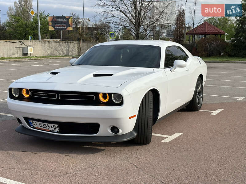 Купе Dodge Challenger 2015 в Киеве