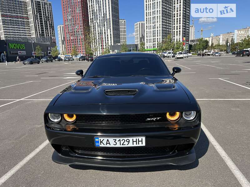 Купе Dodge Challenger 2015 в Киеве