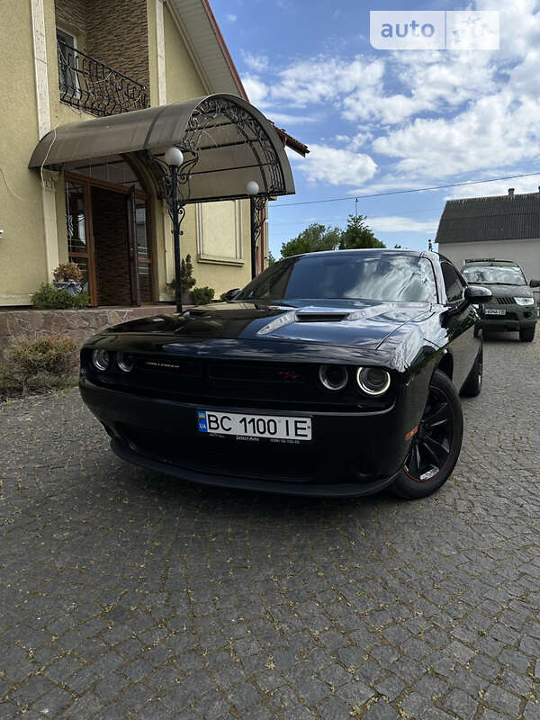 Купе Dodge Challenger 2015 в Буске