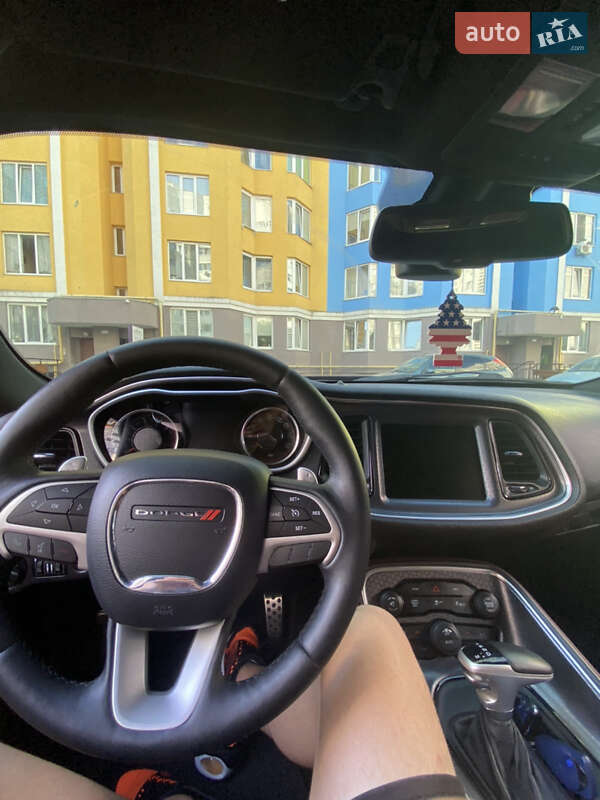 Купе Dodge Challenger 2016 в Києві