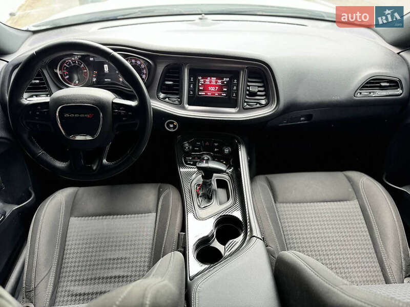 Купе Dodge Challenger 2017 в Шепетівці