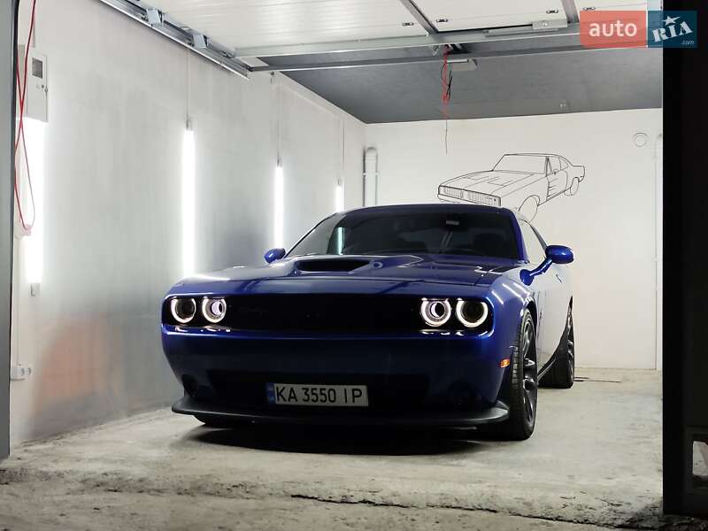 Купе Dodge Challenger 2020 в Киеве