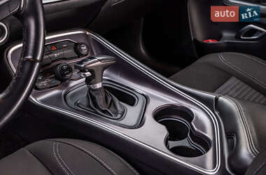Купе Dodge Challenger 2015 в 