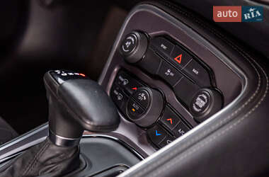 Купе Dodge Challenger 2015 в 