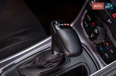 Купе Dodge Challenger 2015 в 