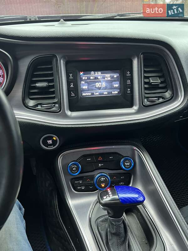 Купе Dodge Challenger 2015 в Дніпрі