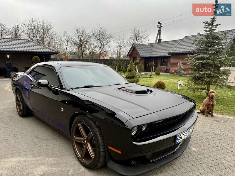 Купе Dodge Challenger 2020 в Львові