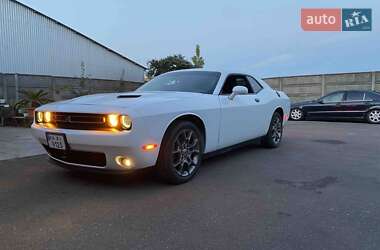 Купе Dodge Challenger 2017 в 