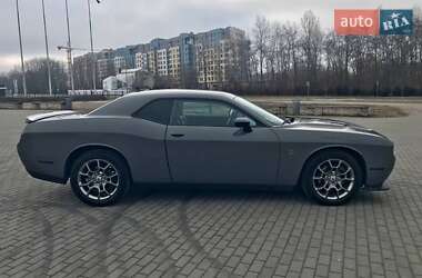 Купе Dodge Challenger 2017 в 