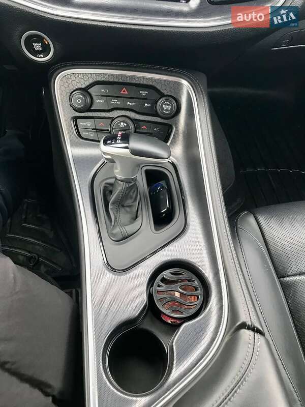 Купе Dodge Challenger 2017 в Львове