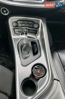 Купе Dodge Challenger 2017 в 