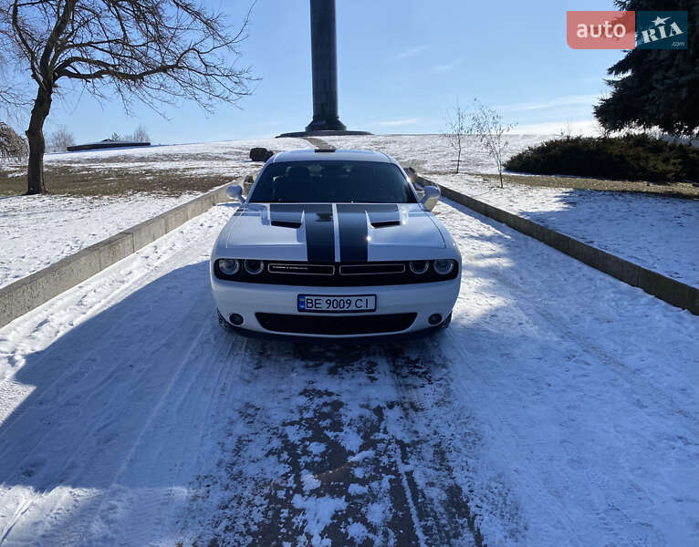 Купе Dodge Challenger 2015 в 