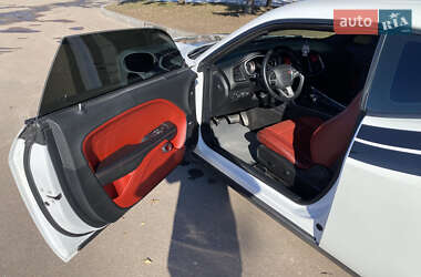 Купе Dodge Challenger 2015 в 