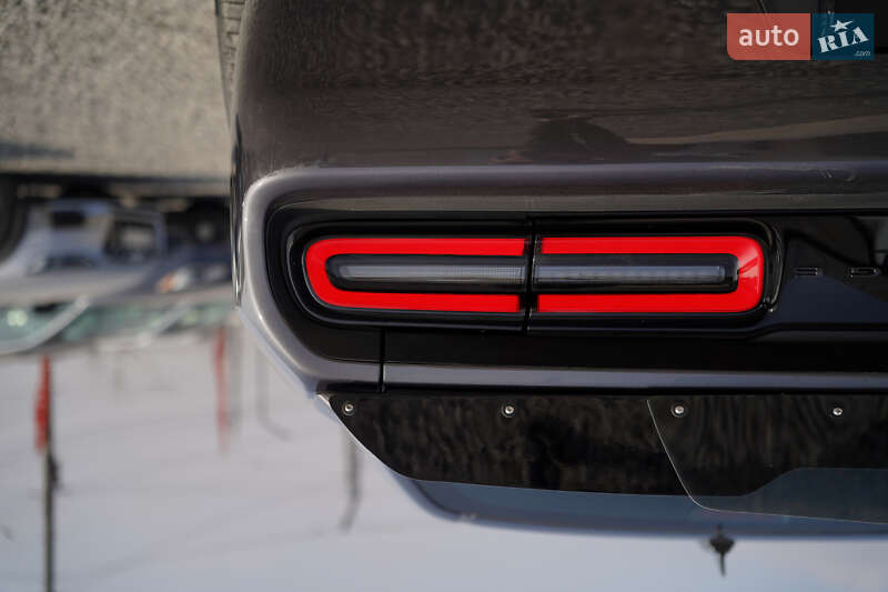 Купе Dodge Challenger 2019 в Черновцах