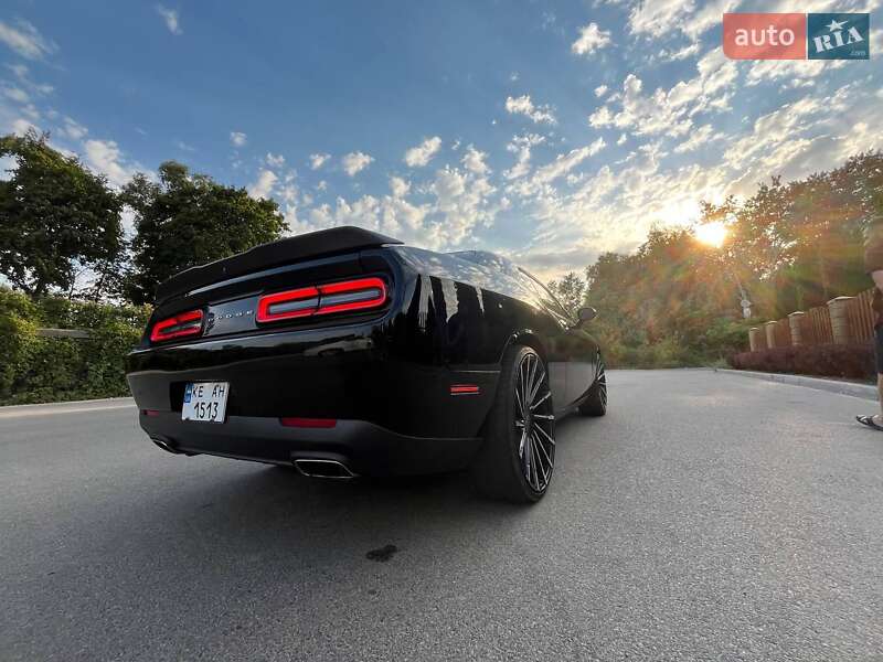 Купе Dodge Challenger 2016 в Днепре