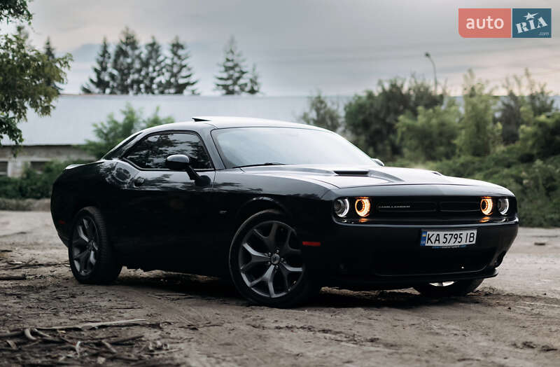 Купе Dodge Challenger 2018 в Киеве фото 3 Купе Dodge Challenger 2018 в Киеве