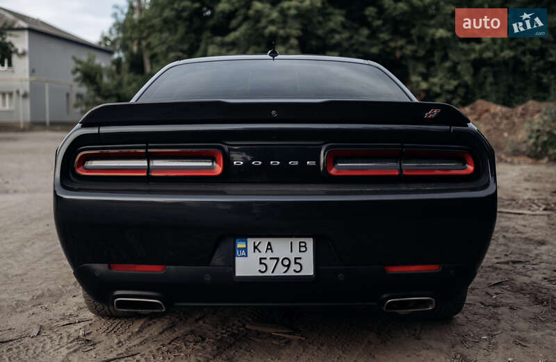 Купе Dodge Challenger 2018 в Киеве фото 5 Купе Dodge Challenger 2018 в Киеве