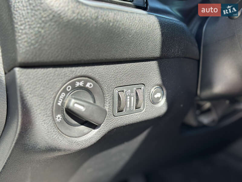 Купе Dodge Challenger 2014 в Києві