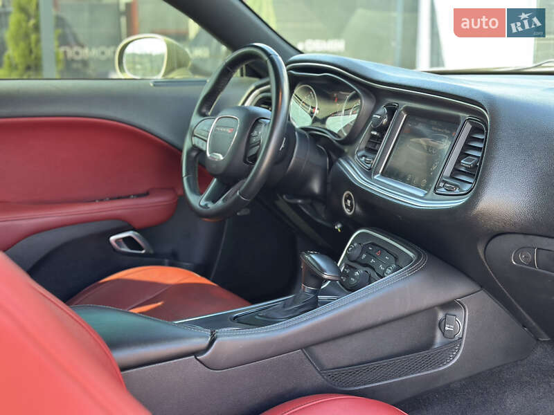 Купе Dodge Challenger 2014 в Києві