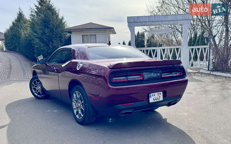 Купе Dodge Challenger 2017 в Киеве