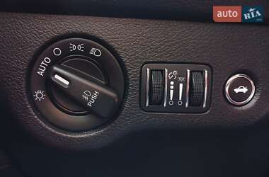 Купе Dodge Challenger 2015 в 