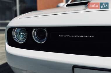 Купе Dodge Challenger 2018 в 