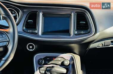 Купе Dodge Challenger 2018 в 