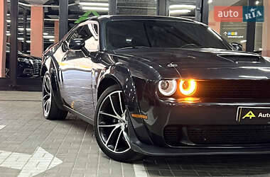 Купе Dodge Challenger 2016 в 