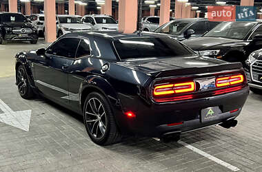 Купе Dodge Challenger 2016 в 