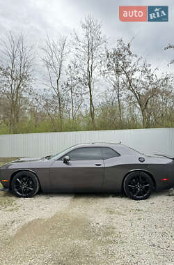 Купе Dodge Challenger 2021 в 