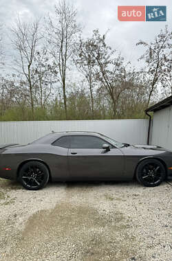 Купе Dodge Challenger 2021 в 