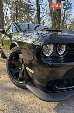 Купе Dodge Challenger 2018 в 