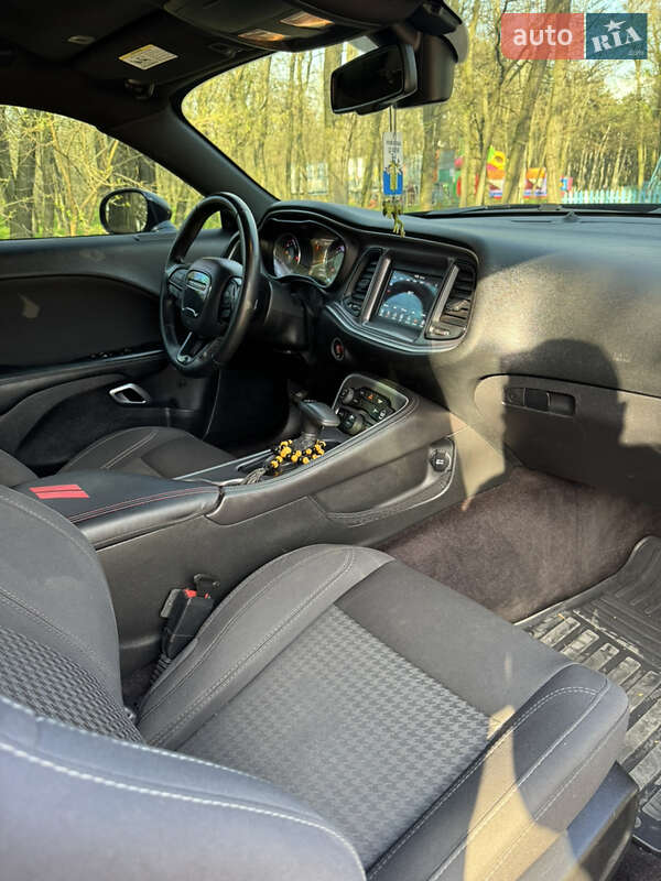 Купе Dodge Challenger 2018 в Кременчуге