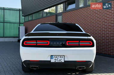 Купе Dodge Challenger 2018 в 