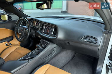 Купе Dodge Challenger 2018 в 