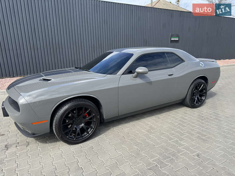 Купе Dodge Challenger 2018 в Киеве