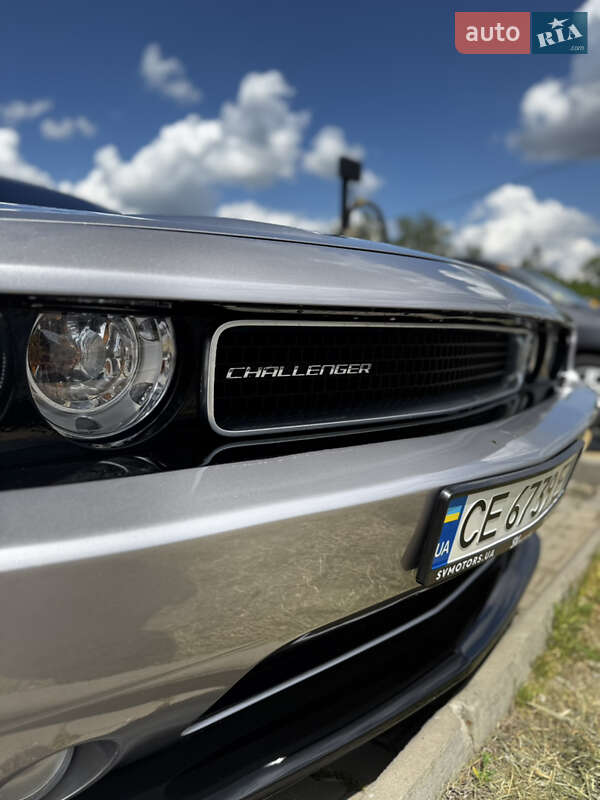 Купе Dodge Challenger 2013 в Черновцах