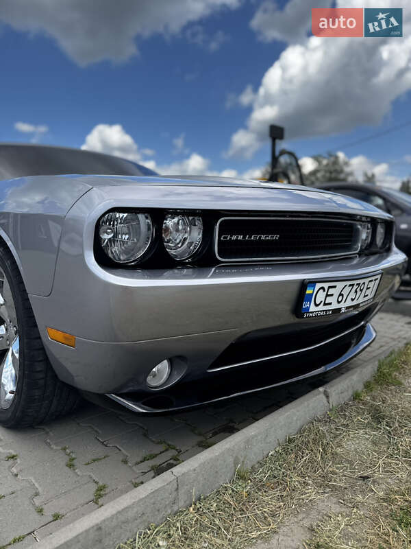 Купе Dodge Challenger 2013 в Черновцах