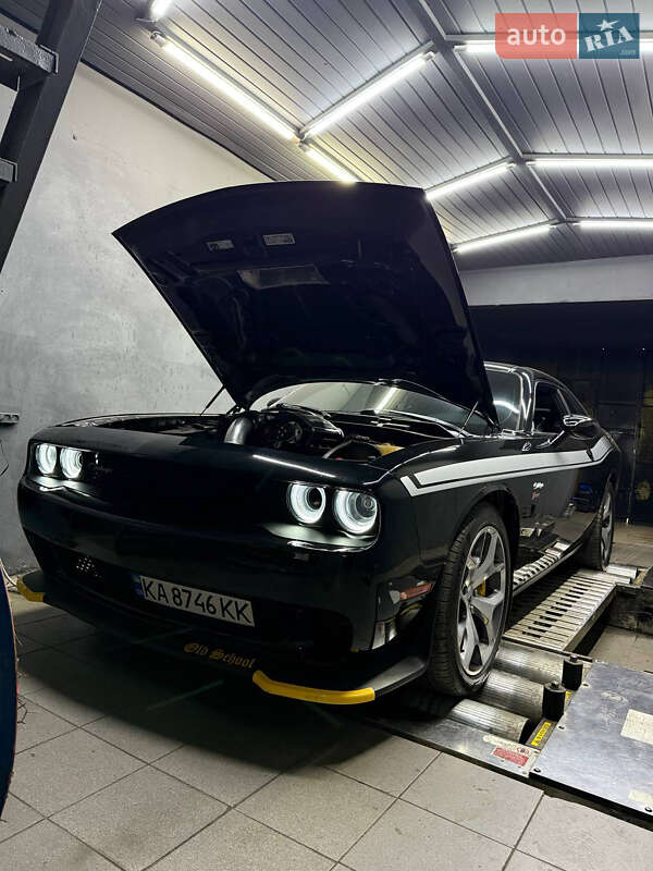 Купе Dodge Challenger 2016 в 