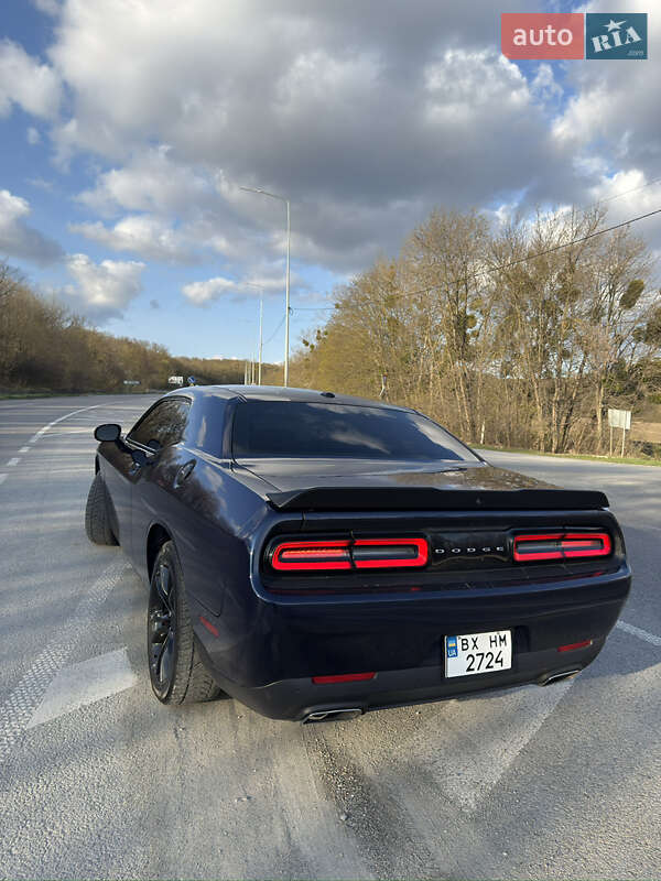 Купе Dodge Challenger 2016 в Каменец-Подольском фото 11 Купе Dodge Challenger 2016 в Каменец-Подольском