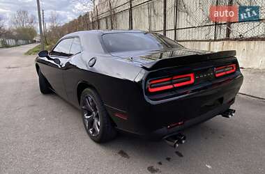 Купе Dodge Challenger 2017 в 