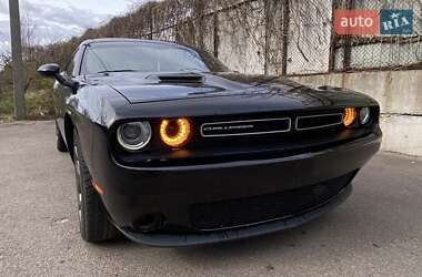 Купе Dodge Challenger 2017 в 