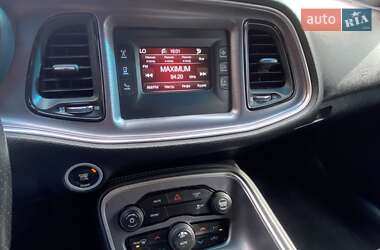 Купе Dodge Challenger 2017 в 