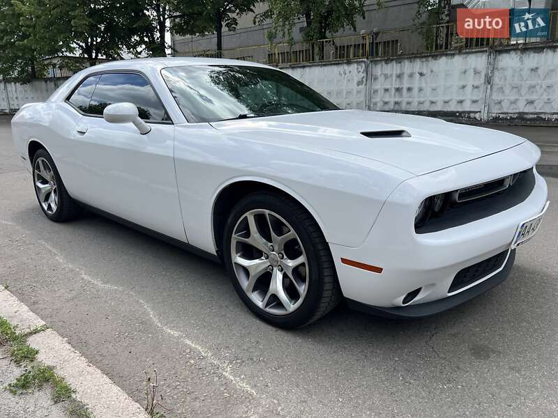 Купе Dodge Challenger 2016 в Киеве
