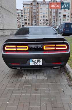 Купе Dodge Challenger 2017 в 