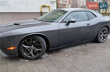 Купе Dodge Challenger 2017 в 