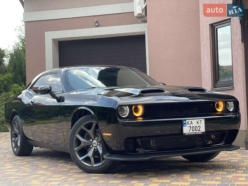 Купе Dodge Challenger 2018 в 